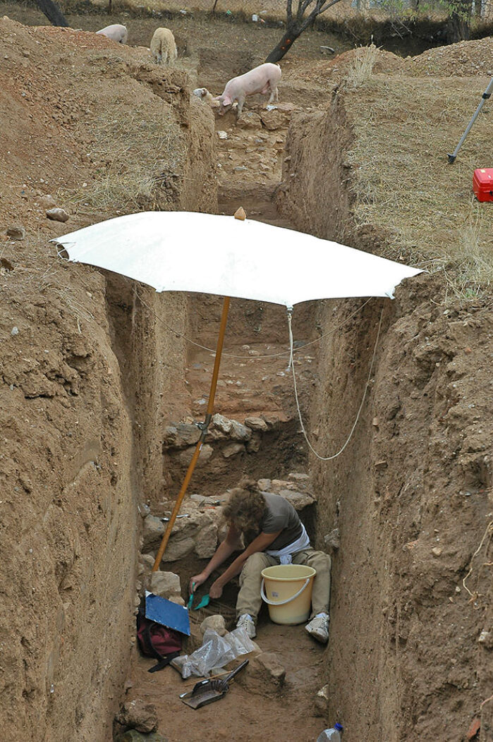 Ausgrabung einer prähistorischen Siedlung in der Nähe des Paleoekklisies Hügel im Jahr 2006.
